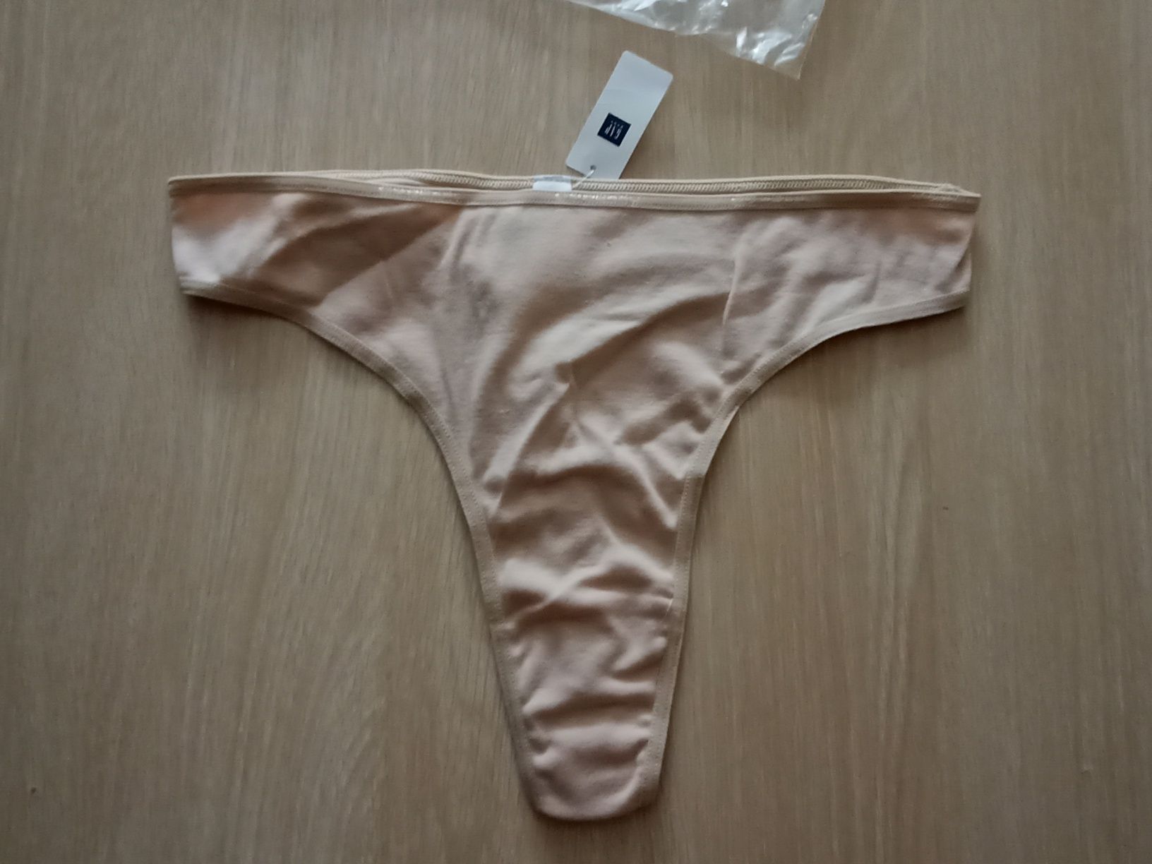 GAP stringi majtki