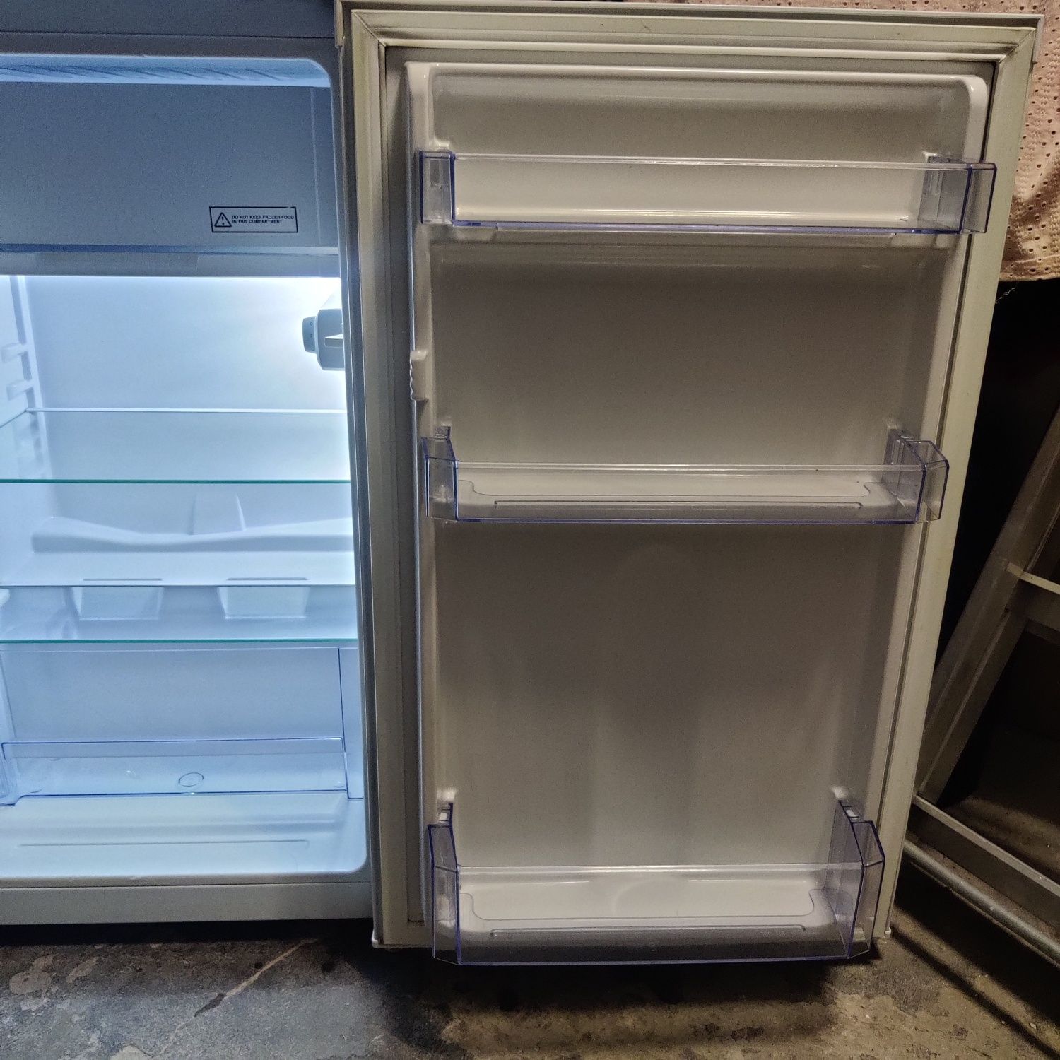 Lodówka podblatowa BEKO TS190320 chłodziarko - zamrażarka 82cm