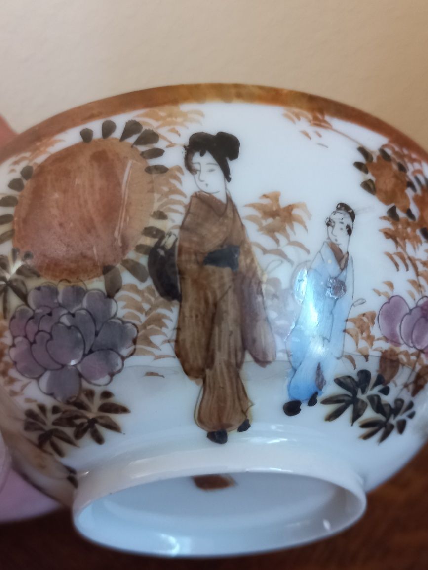 Stara delikatna porcelanowa filiżanka- Chiny?