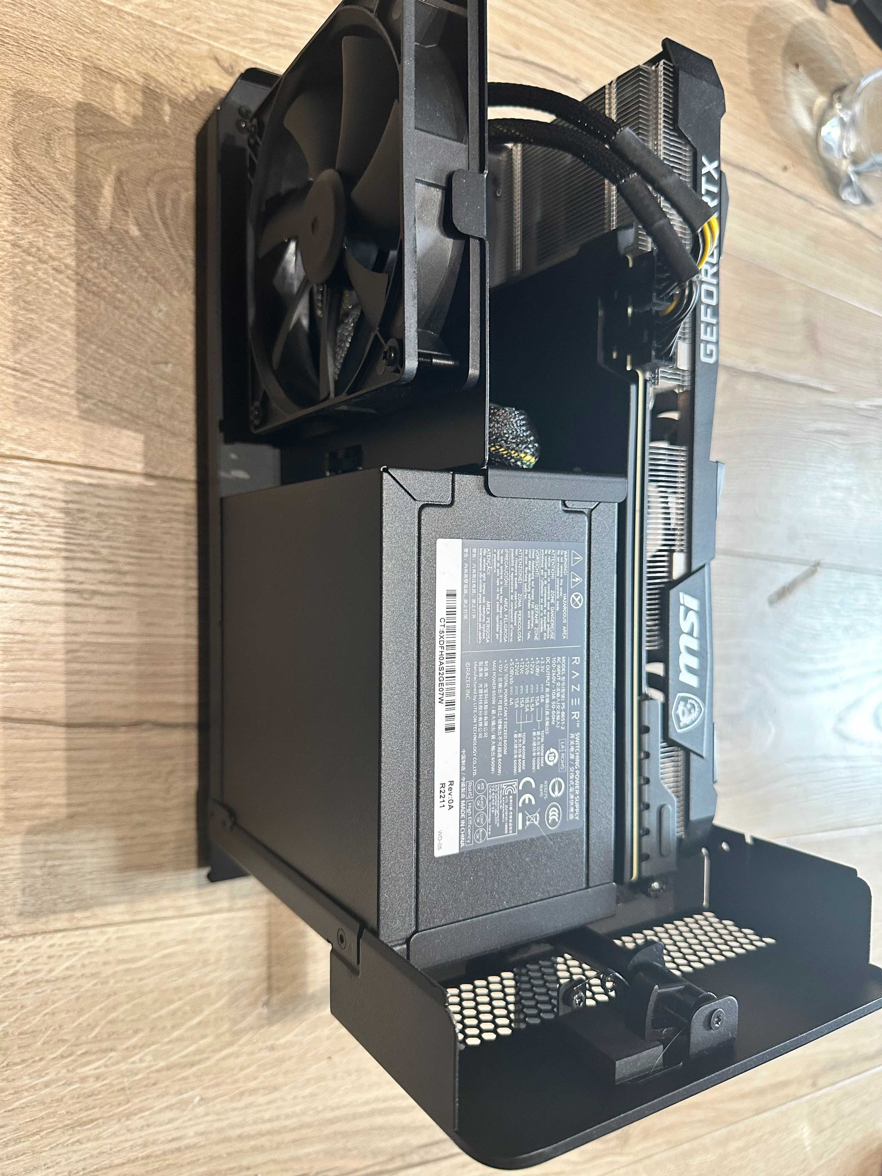 Razer Core X – Zewnętrzna Obudowa eGPU – Thunderbolt 3 – Idealny Stan