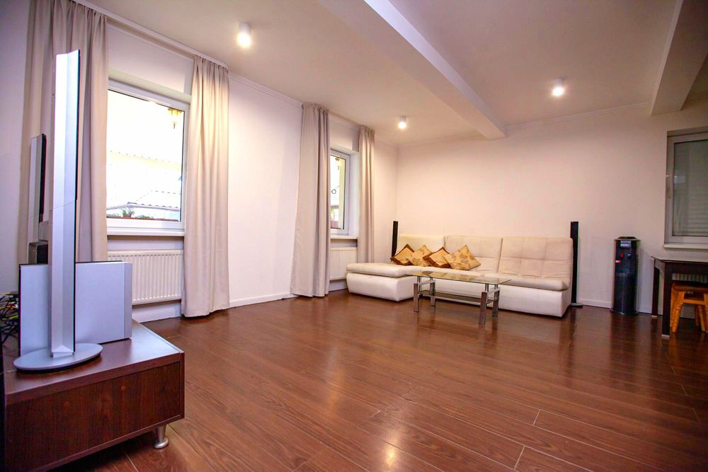 Будинок/коттедж/дім в Києві, мангал, альтанка