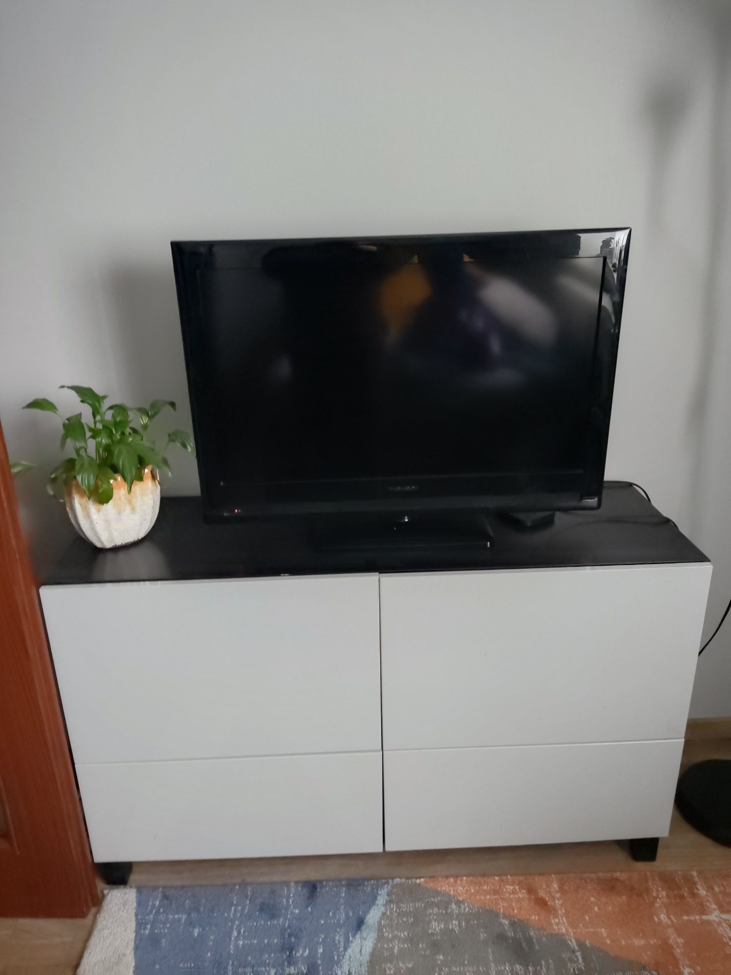 Szafka pod tv, komoda Ikea besta