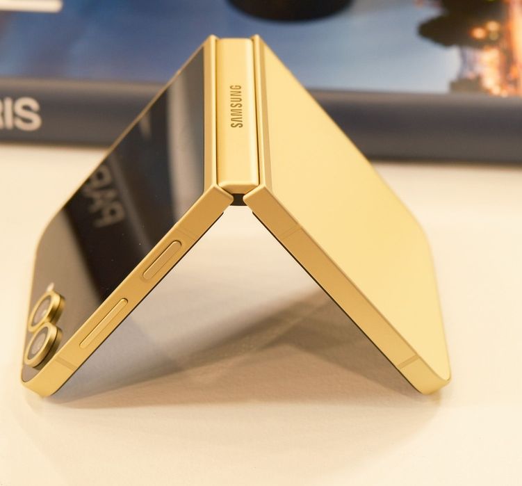 Vendo z flip 6 como novo