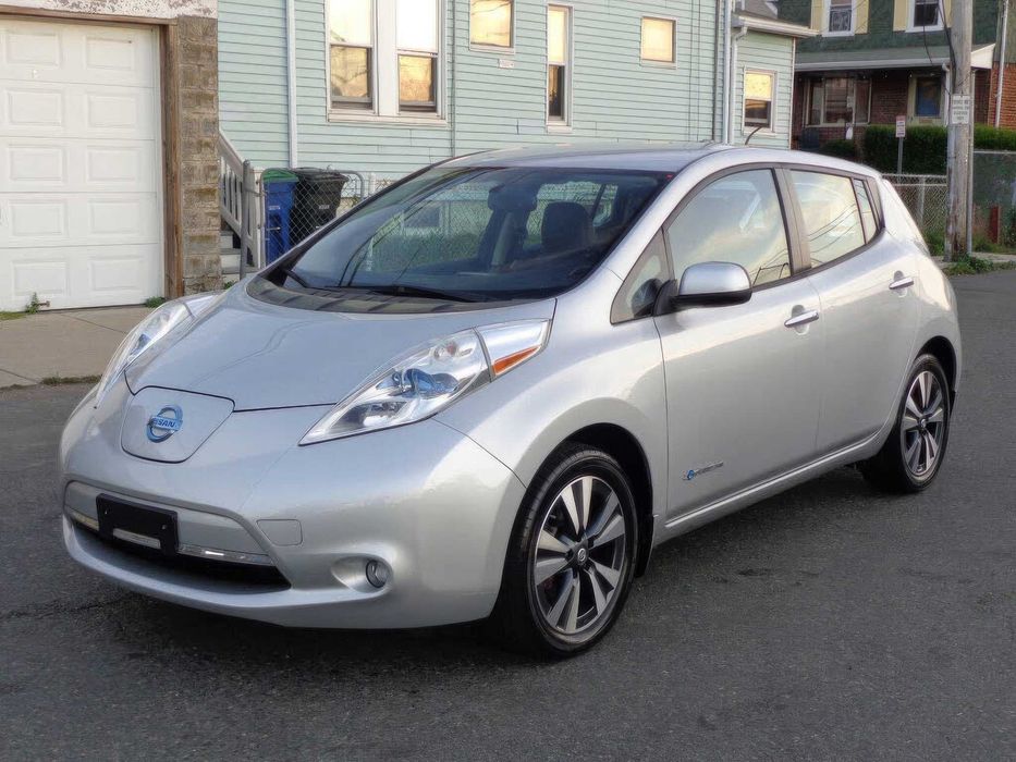 Nissan LEAF SL      2017