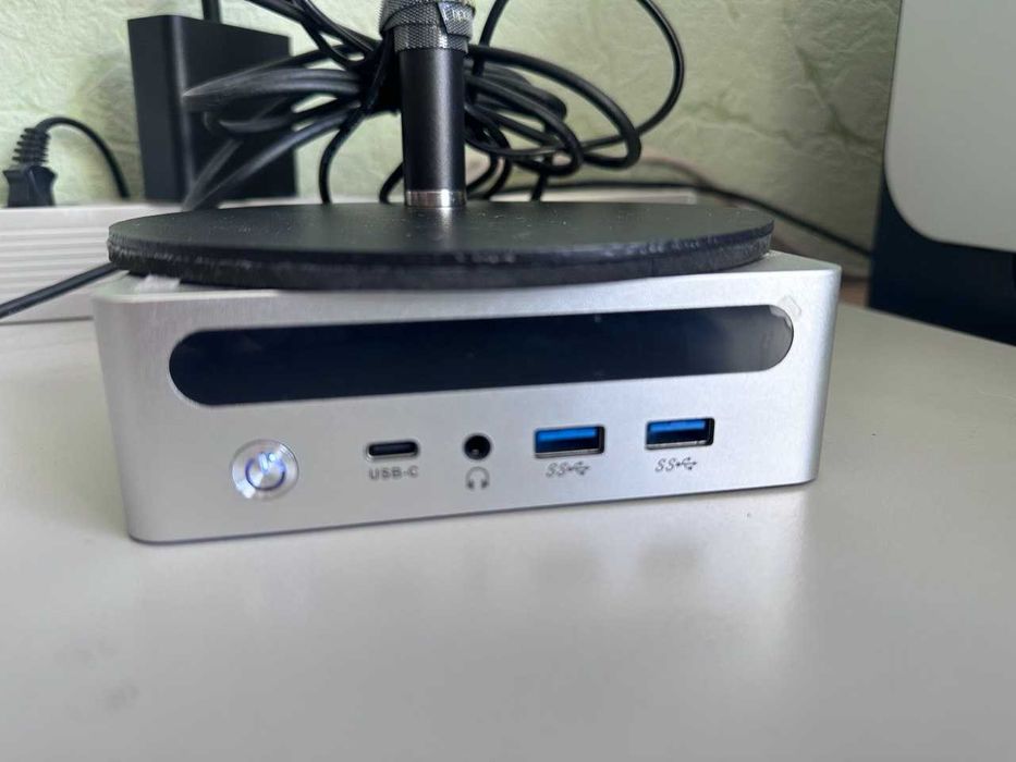 МініПК GenMachine 6800H ES з монітором 120Hz