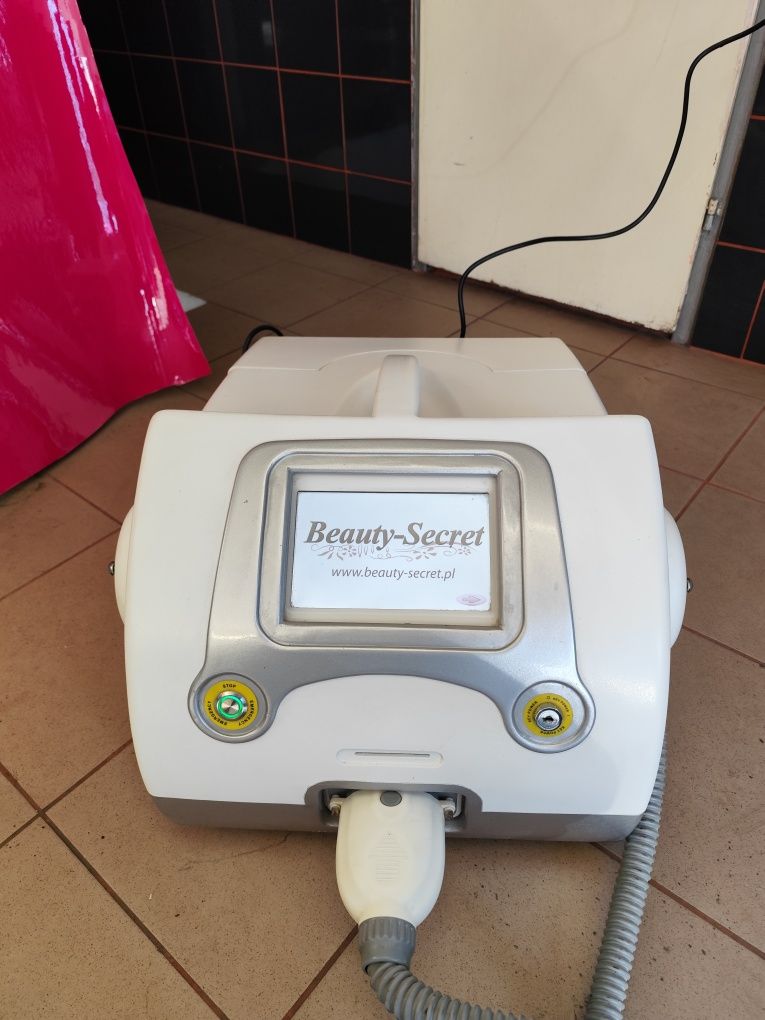 Laser kosmetyczny Elight MED 100 C