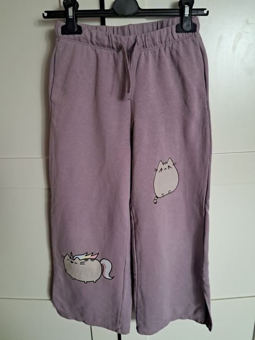 Spodnie dresowe H&M z szerokimi nogawkami rozmiar 134