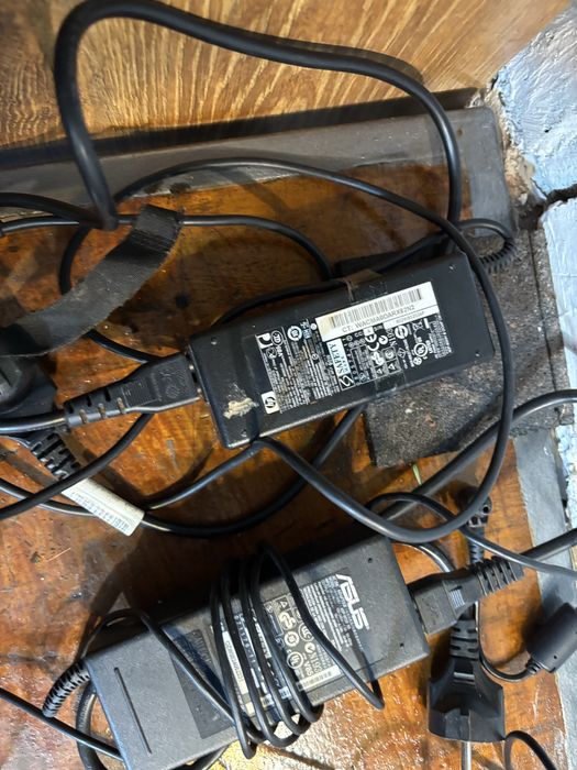 Zasilacze do laptopa