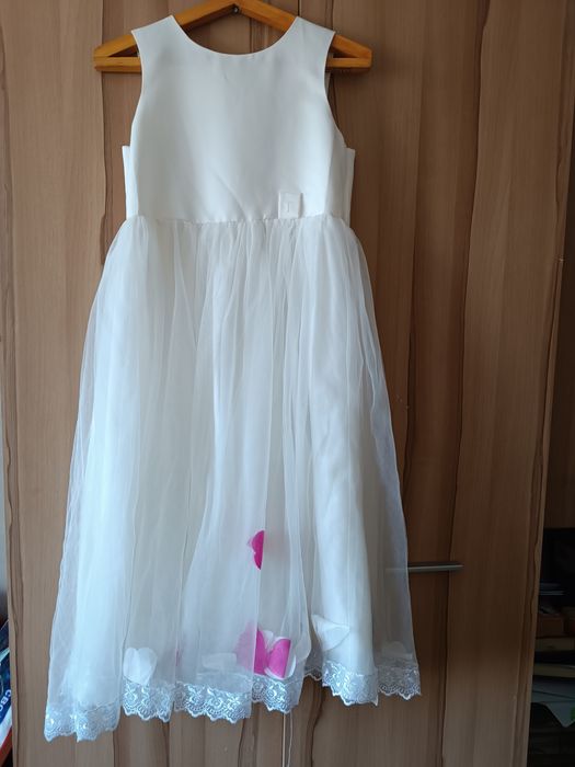 Дитячі святкові сукні і вишиванки