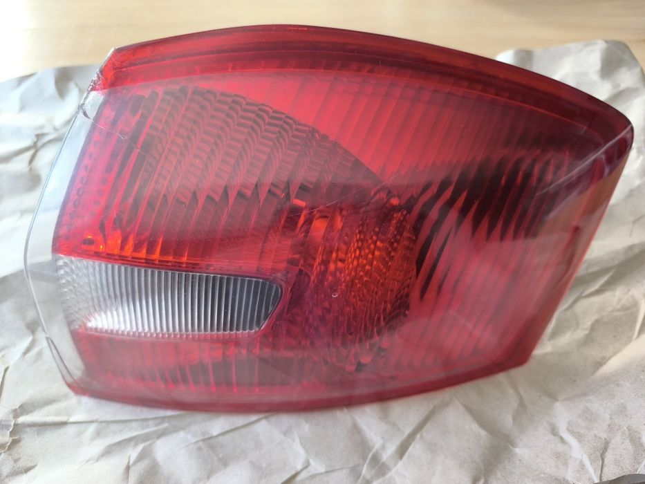 Farol traseiro direito Ford Kuga mk1