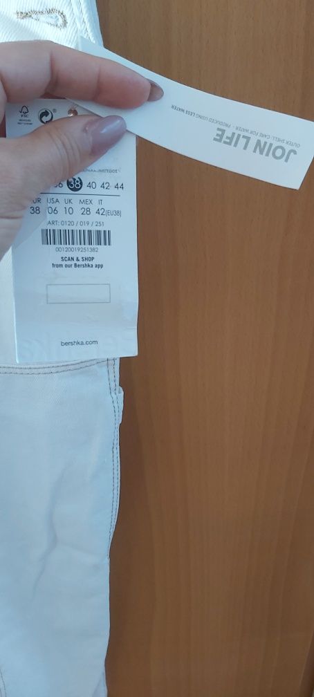 Macacão novo com etiqueta da Bershka