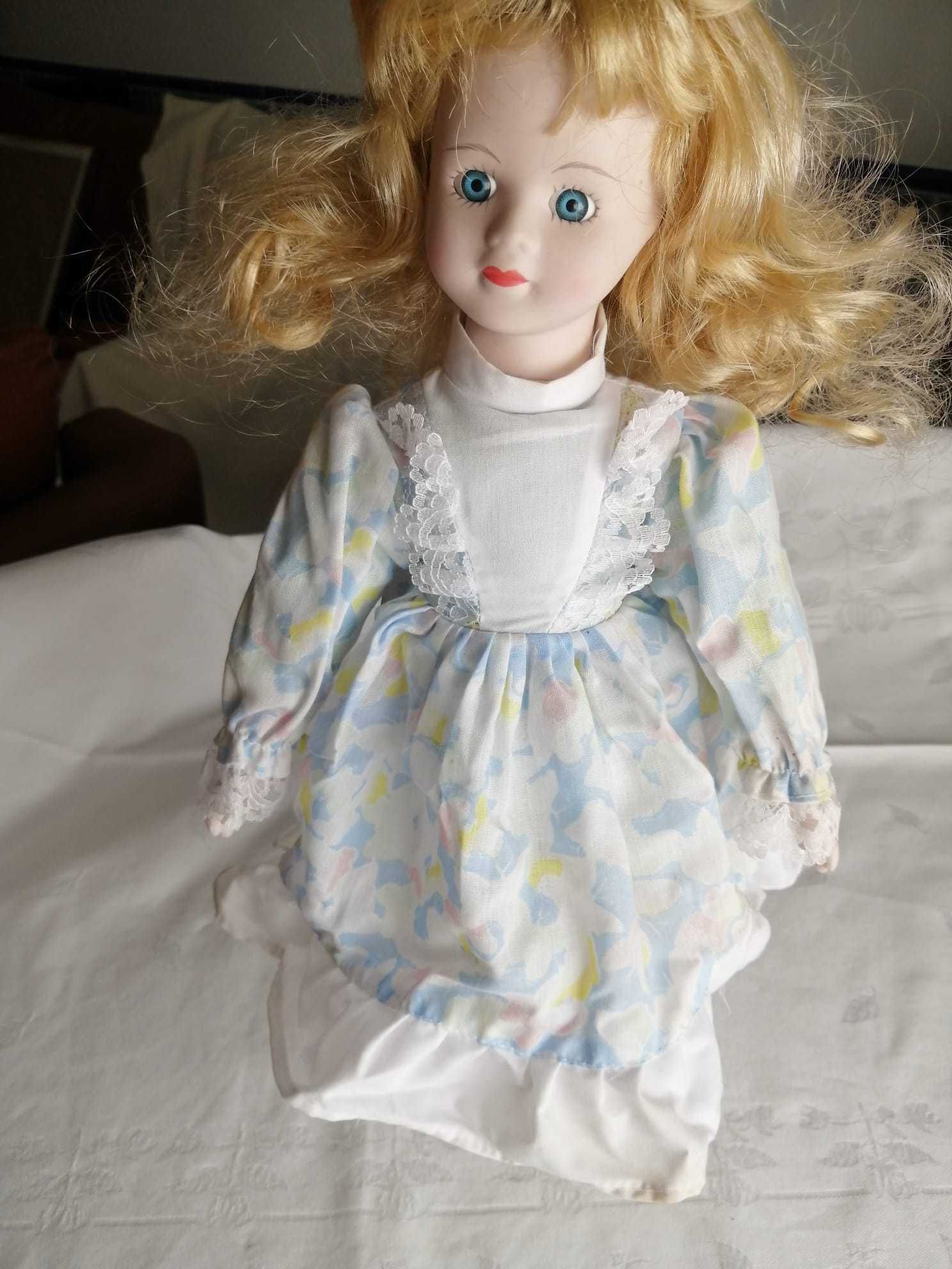 Bonecas porcelana