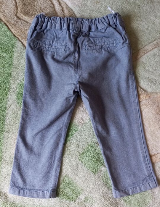 Отдам брюки, рубашки на мальчика 1-1,5 г.