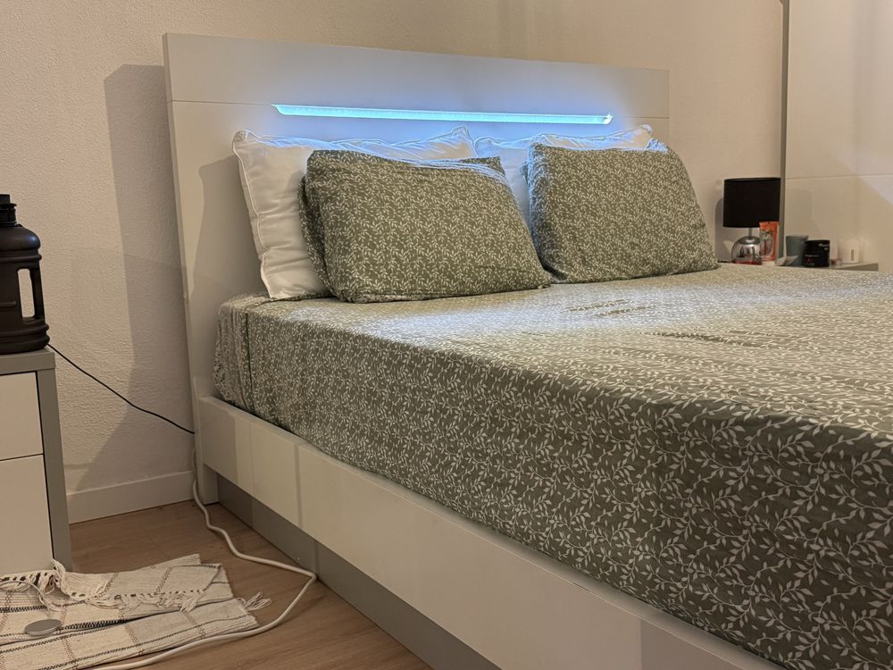 Cama de Casal com estrado 160x200 cm