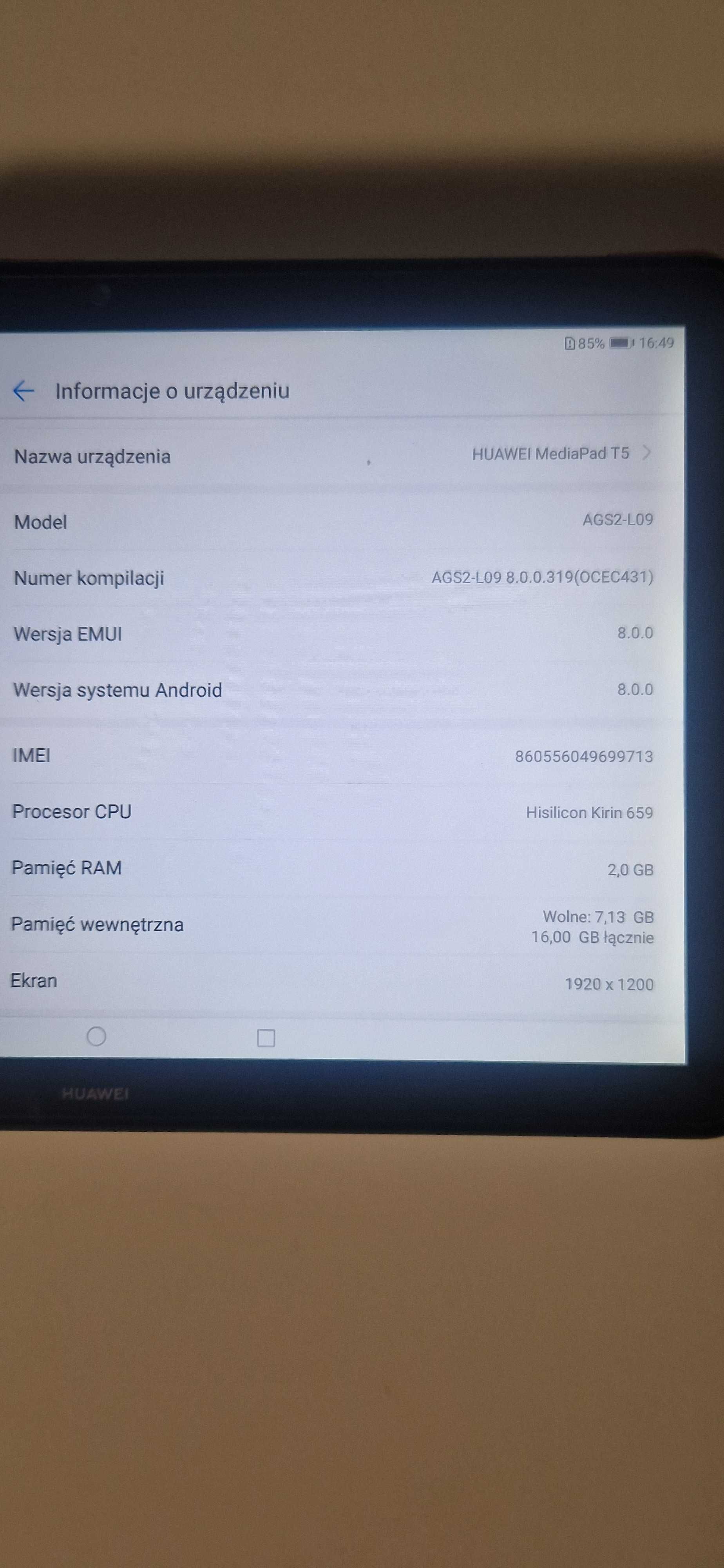 Tablet HUAWEI MEDIAPAD T5 - AGS2-L09, 16GB, WIFI + pokrowiec