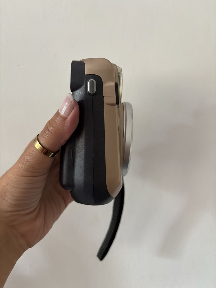 Instax Fujifilm Mini 70 – Dourada