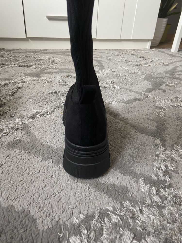 Buty kozaki na platformie