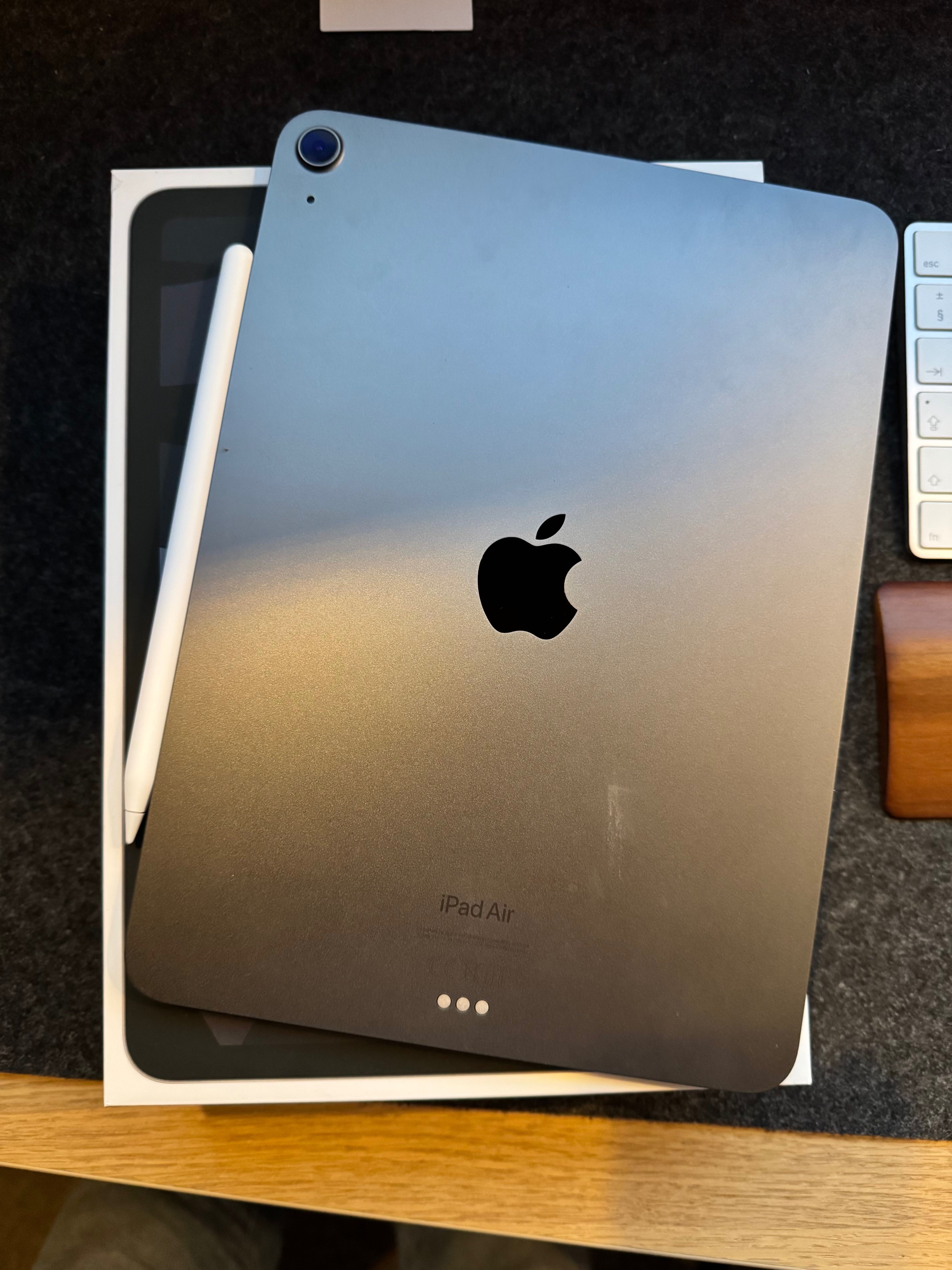 iPad Air 5th 64GB [2024] + Smart Keyboard + Apple Pencil