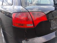 lampa tył tylna lewa w błotnik Audi A4 B7 Kombi , części
