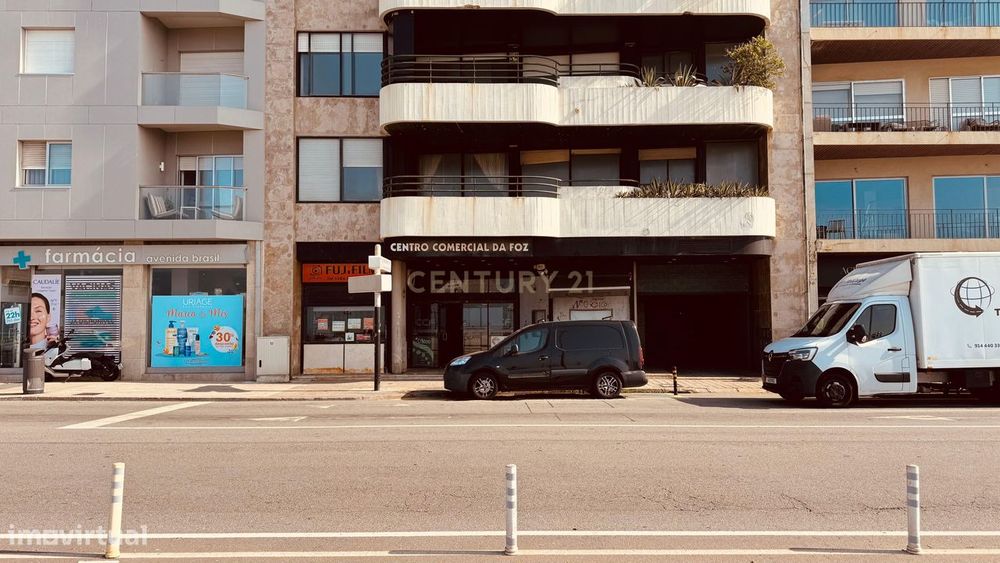 Magnífica Loja na Foz do Douro – Avenida do Brasil, junto ao mar