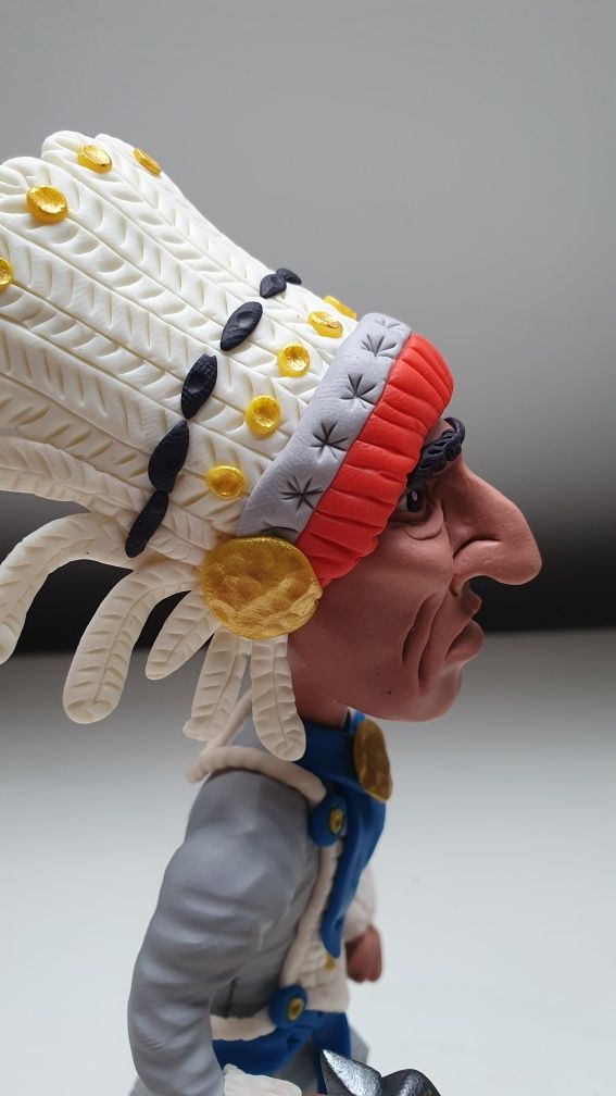 Indianin figurka z modeliny