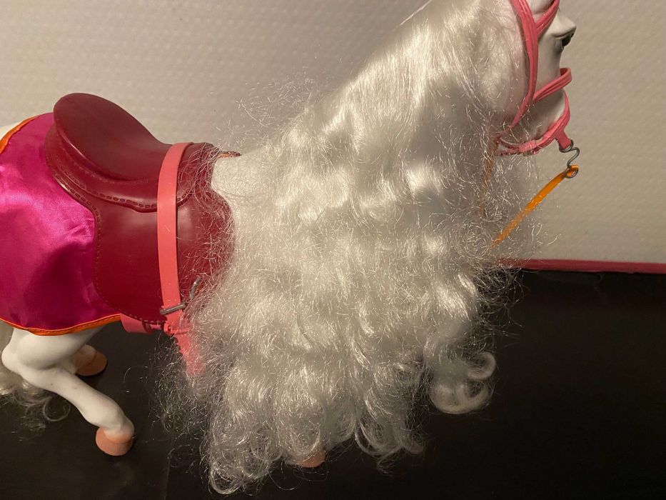 Biały Mega koń dla lalki Barbie