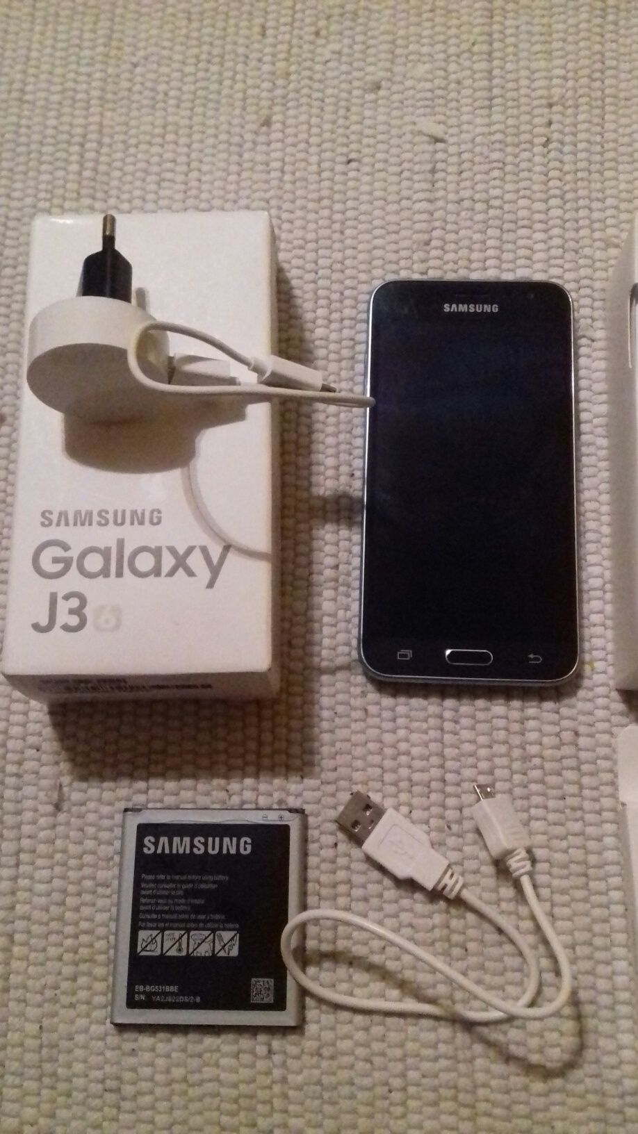 Telefon Galaxy J 3 okazyjna cena 99 zł 2 x baterje org.Ładowarka