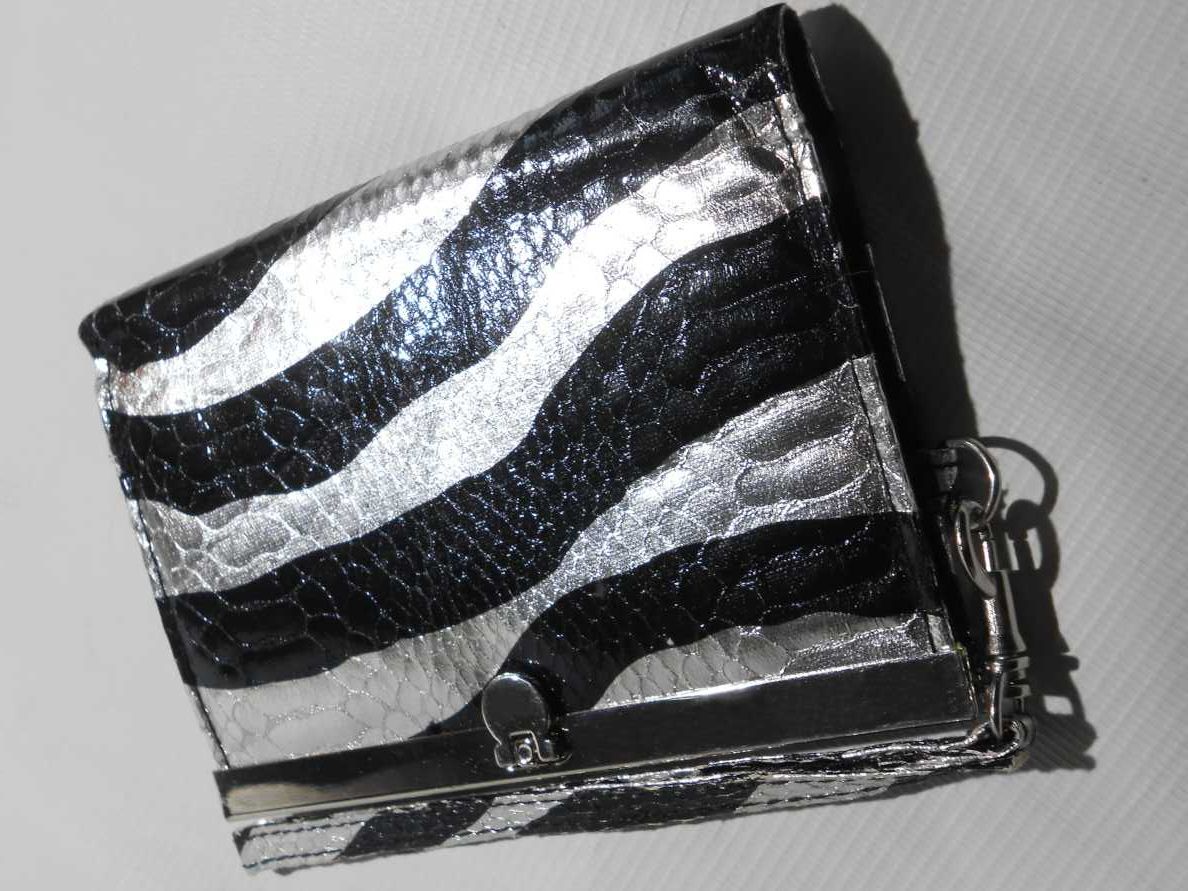 Женский складной кошелек портмоне на застёжке с ремешком на запястье