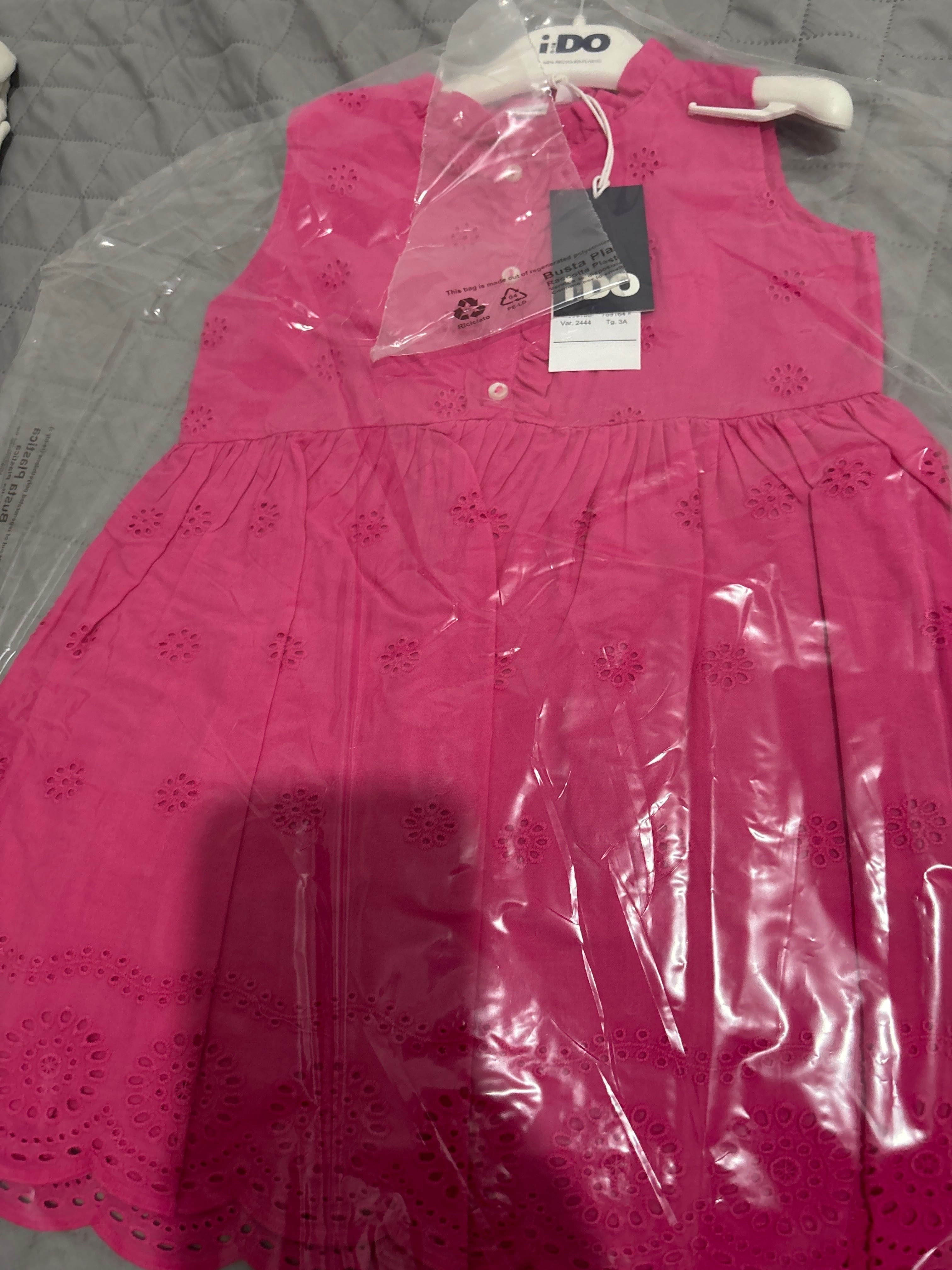 Vestido curto cm pormenores de bordado