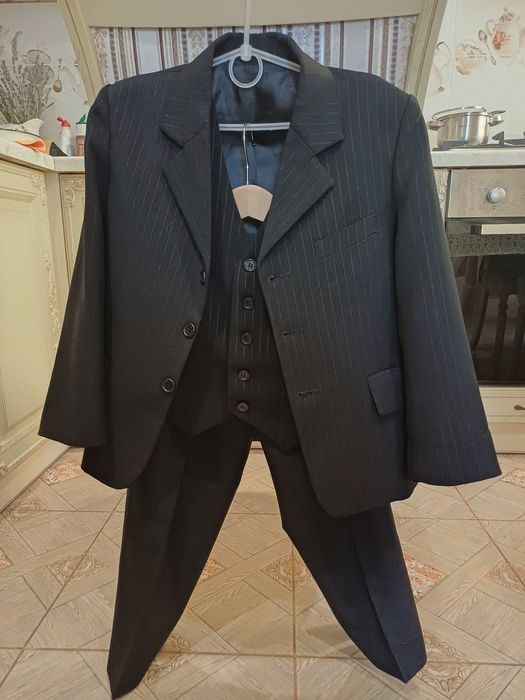 Костюм на хлопчика шкільний 122 см.