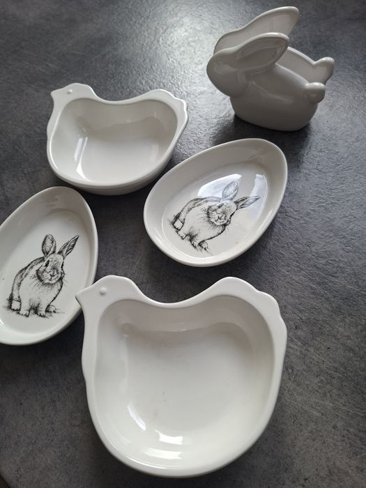 4 miseczki i serwetnik