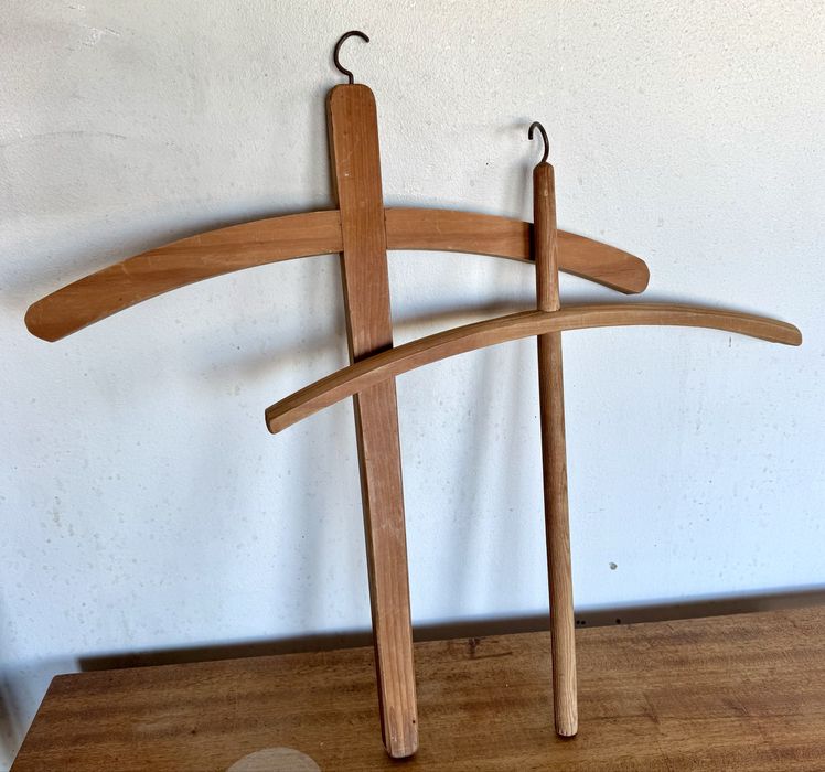 Par de cabides antigos