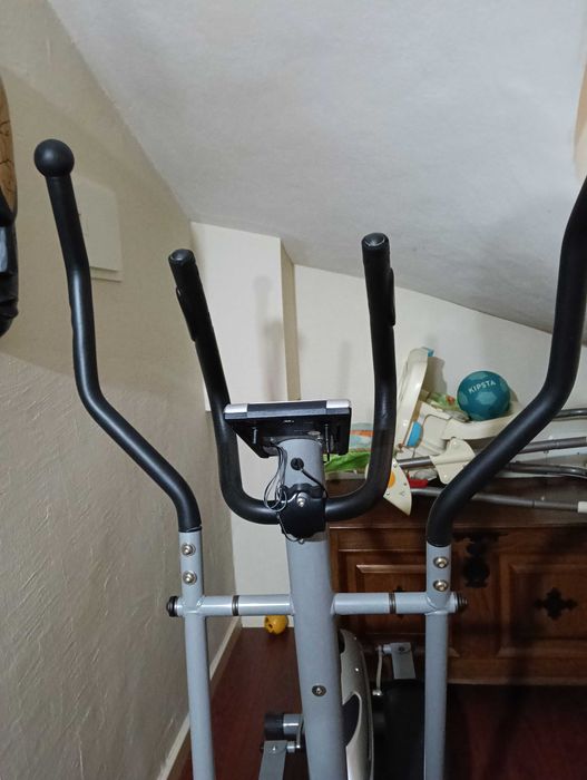 Elíptica bom estado, com controlo digital