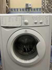 Продам пральну машину Indesit IWSC4085