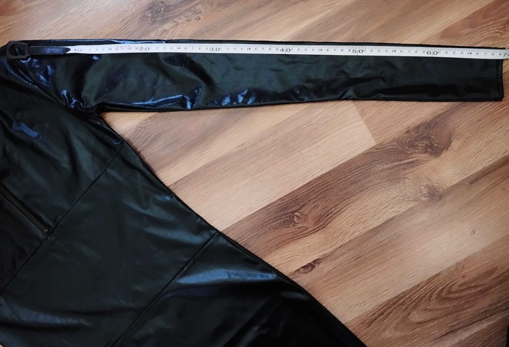 lateksowa sukienka z długim rękawem dopasowana mini goth alternative s