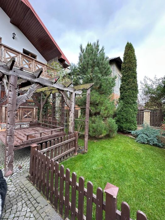 Елітний будинок з басейном , сауною , спортзалом біля Міського Озера