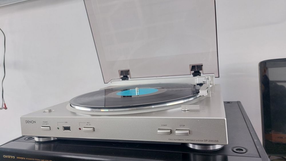 Вінілпрогравач Denon DP 200usb