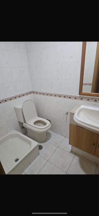 Quarto Suíte para alugar com casa de banho privada em Corroios.