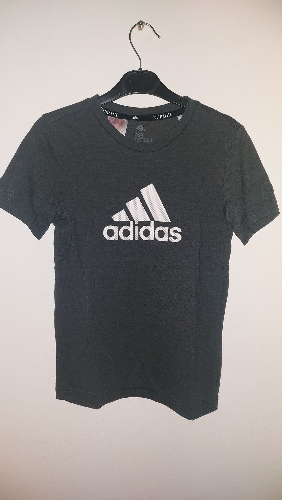 T-shirt Climalite Adidas tamanho 7-8anos