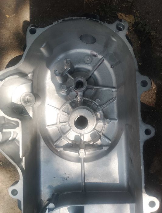 Кришка вариатора на 10 болтов