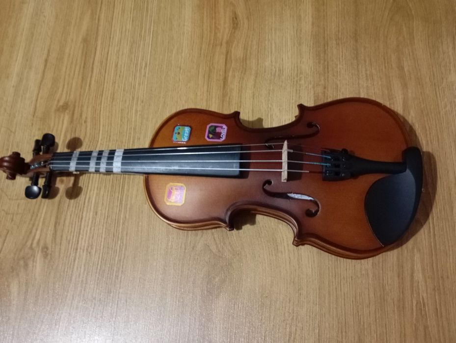 1/8 Violin, including bow, shoulder rest, and case64284649377282123