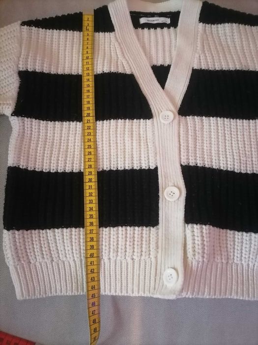 Sweter dziewczęcy rozpinany Reserved rozm 140