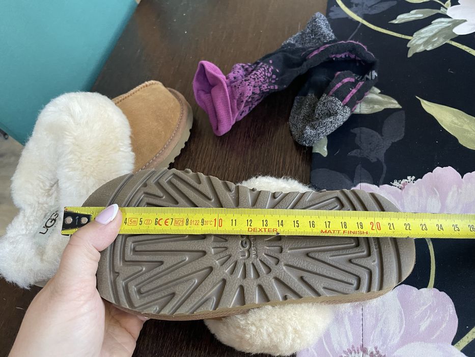 Brązowe kapcie wsuwane UGG rozmiar 30