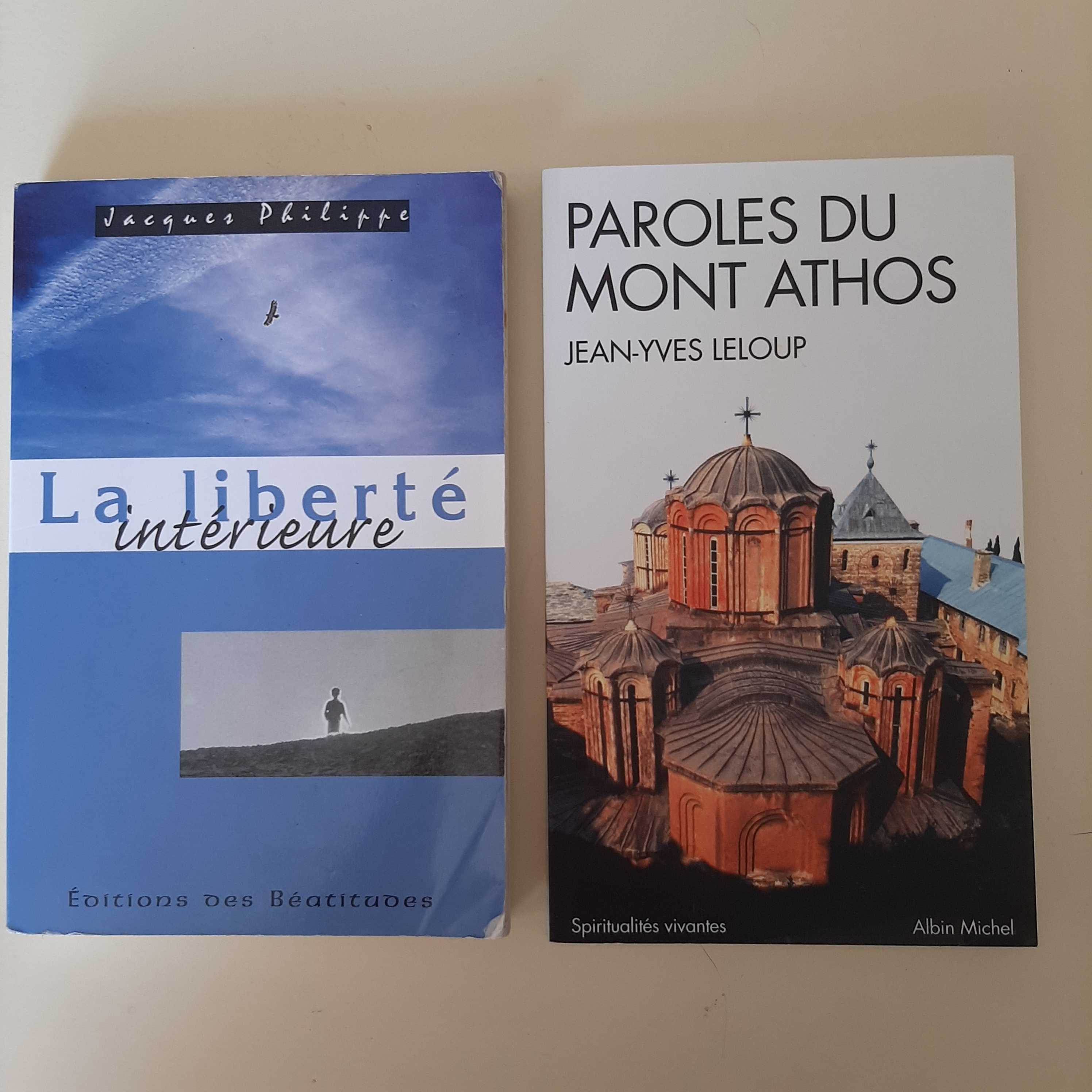 Livros sobre religião, espiritualidade e auto-ajuda em língua francesa