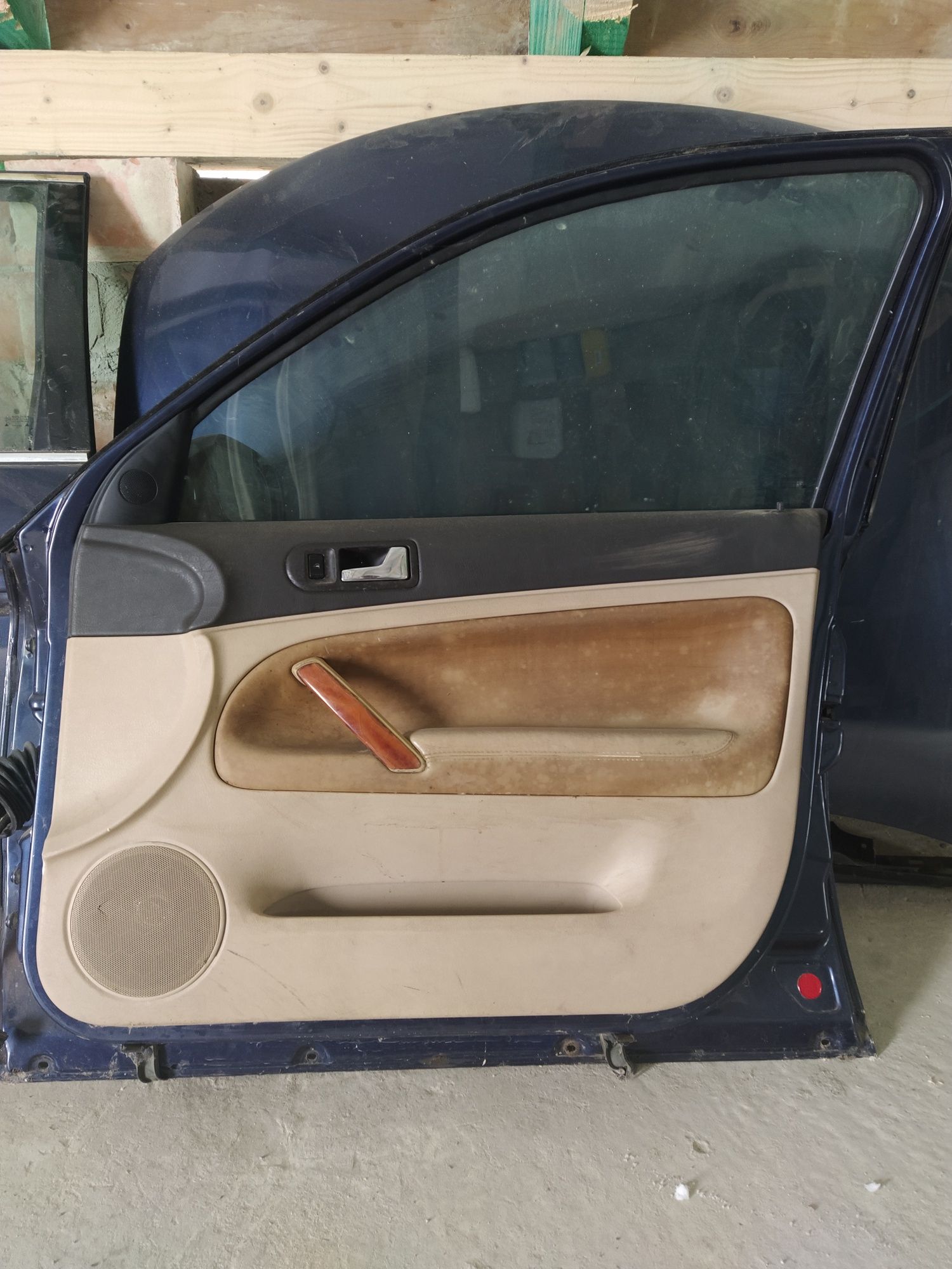 Продам дверки Volkswagen Passat B5