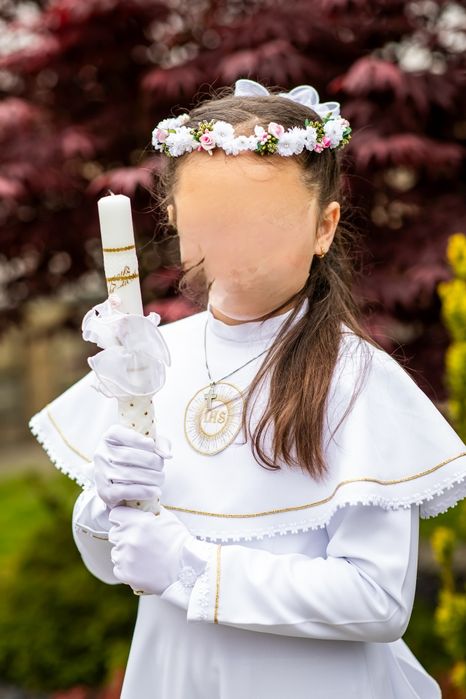 Piękna alba komunijna