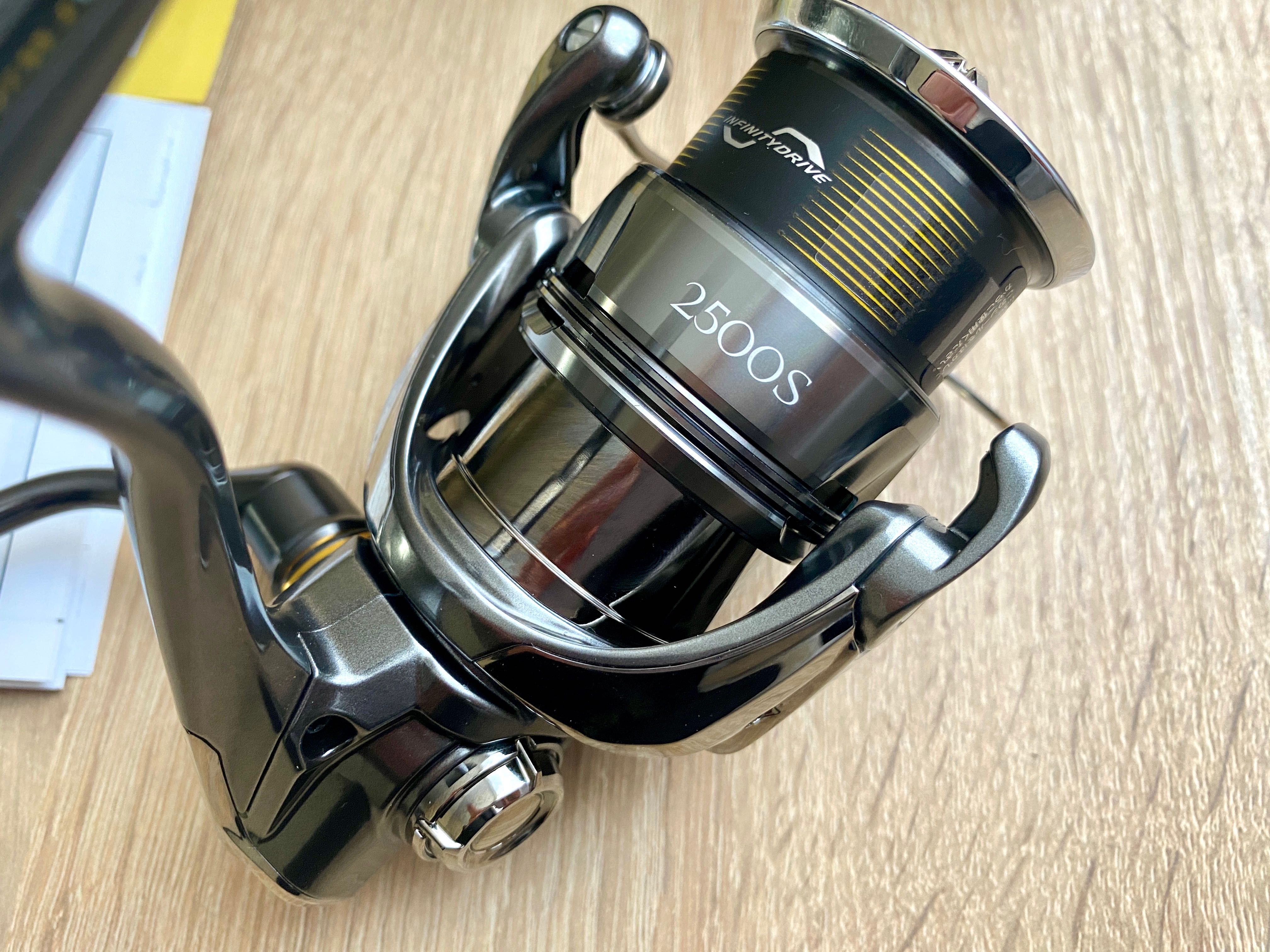 Новинка 2024 - Shimano 24 Twin Power 2500s / c3000 /c2000s - ЯПОНИЯ