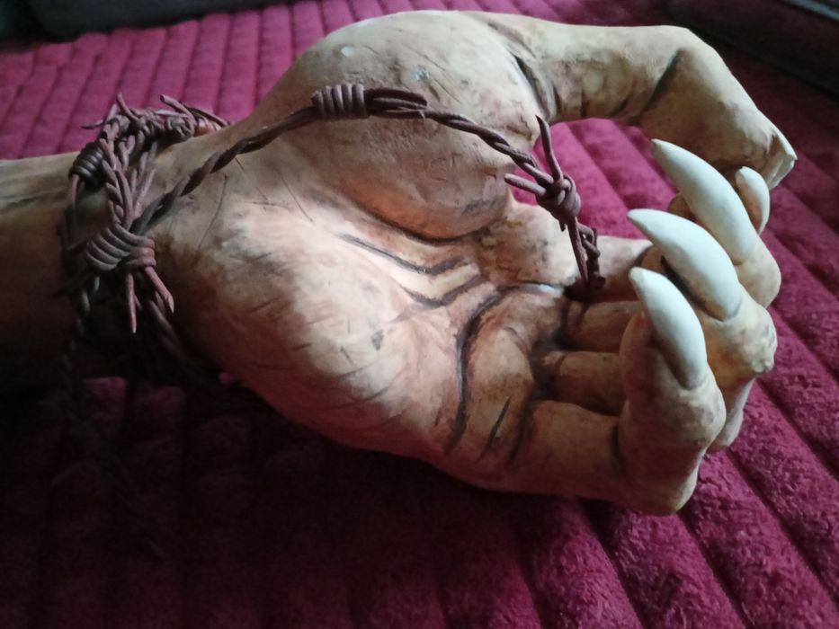 Halloween ręka do dekoracji