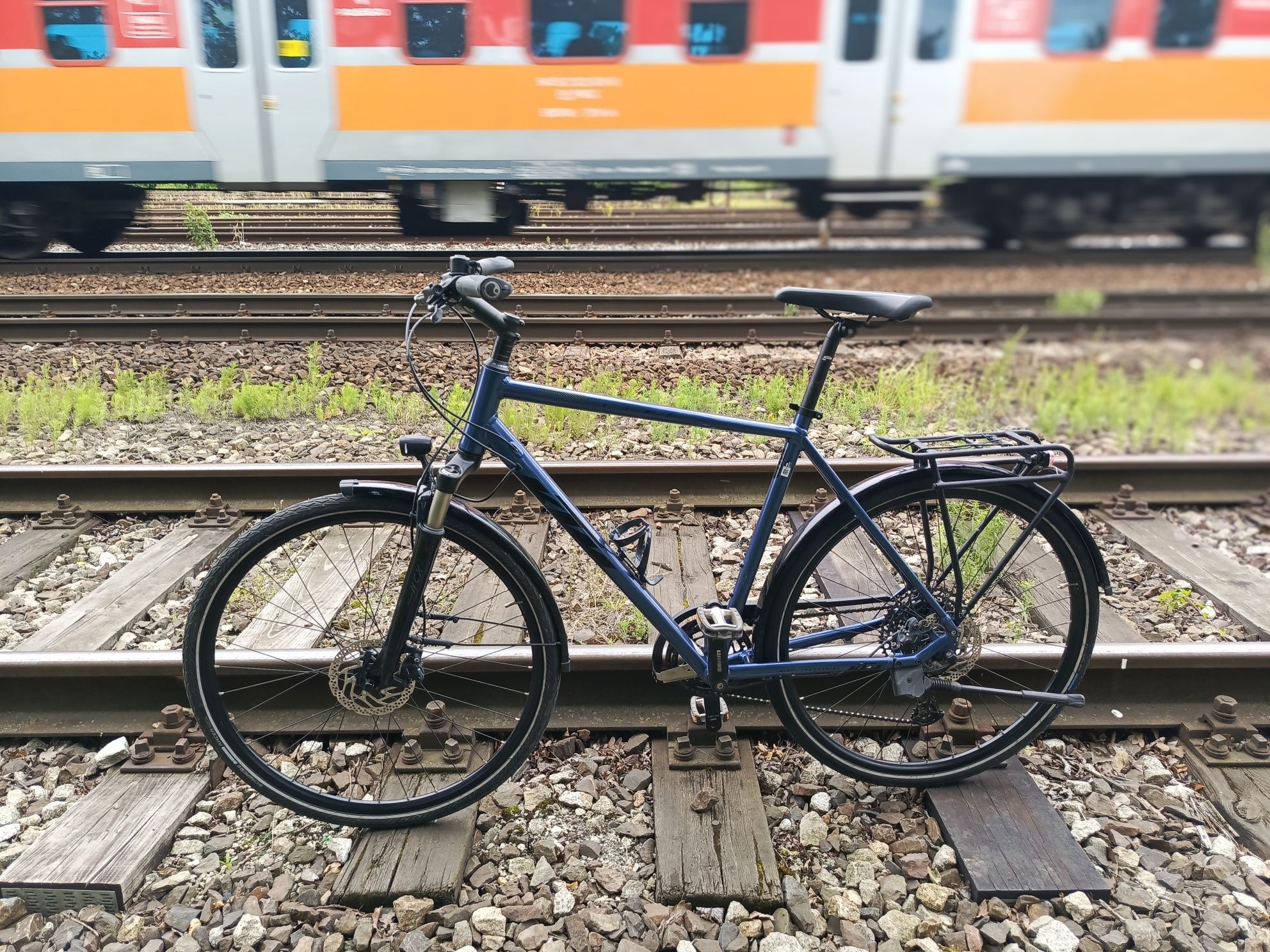 Rower trekkingowy KTM • SRAM • dynamo • hamulce hydrauliczne Shimano