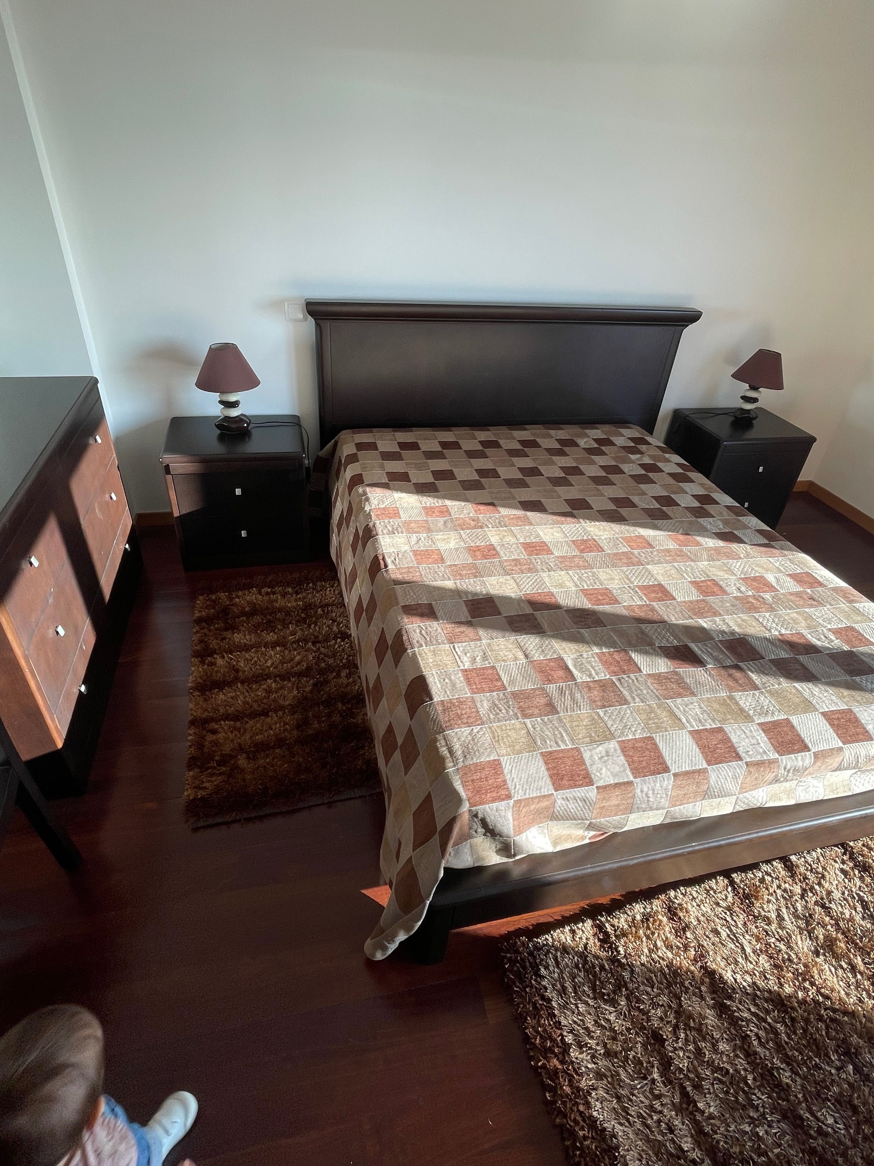 Mobília de quarto mais colchão